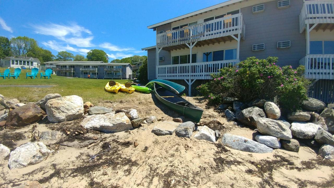 Smugglers Cove Inn Dayville Экстерьер фото