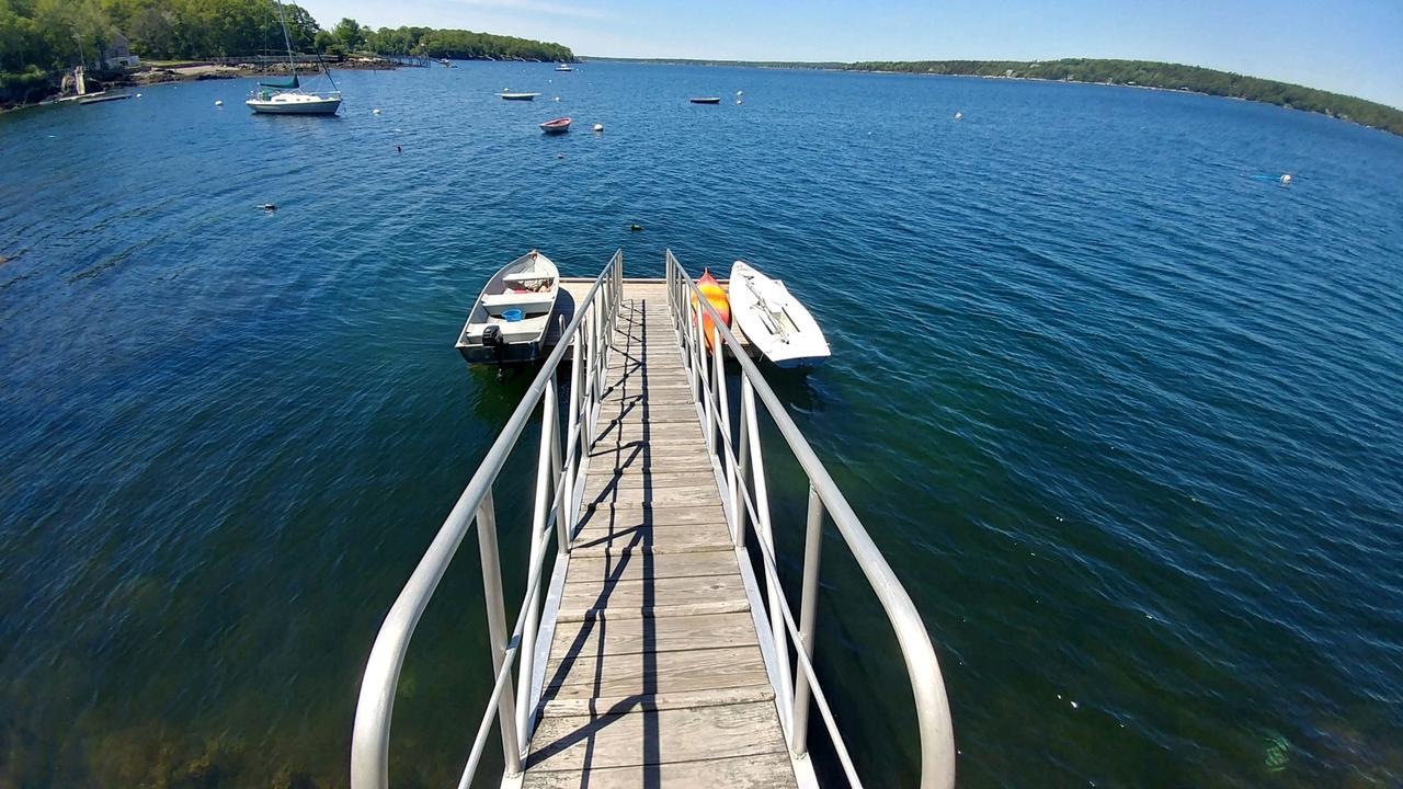 Smugglers Cove Inn Dayville Экстерьер фото