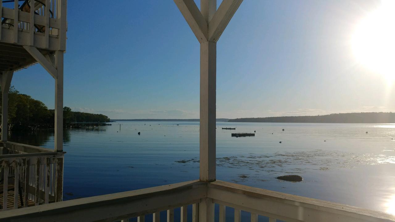 Smugglers Cove Inn Dayville Экстерьер фото