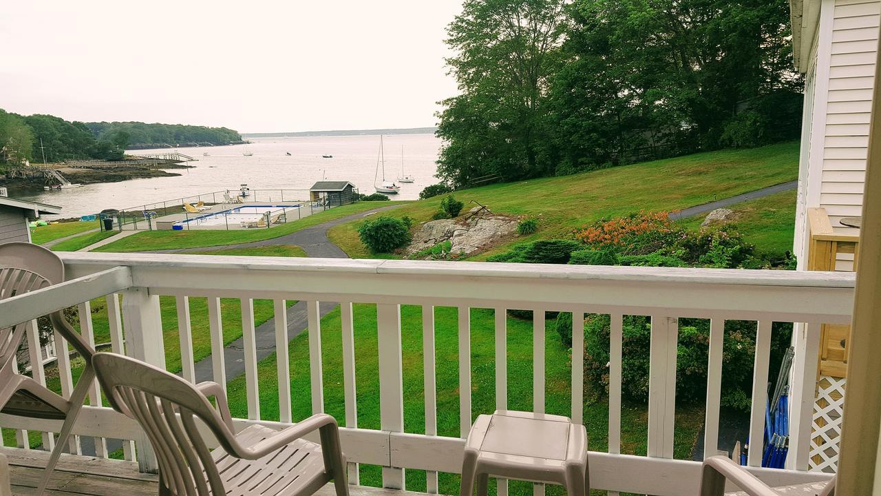 Smugglers Cove Inn Dayville Экстерьер фото