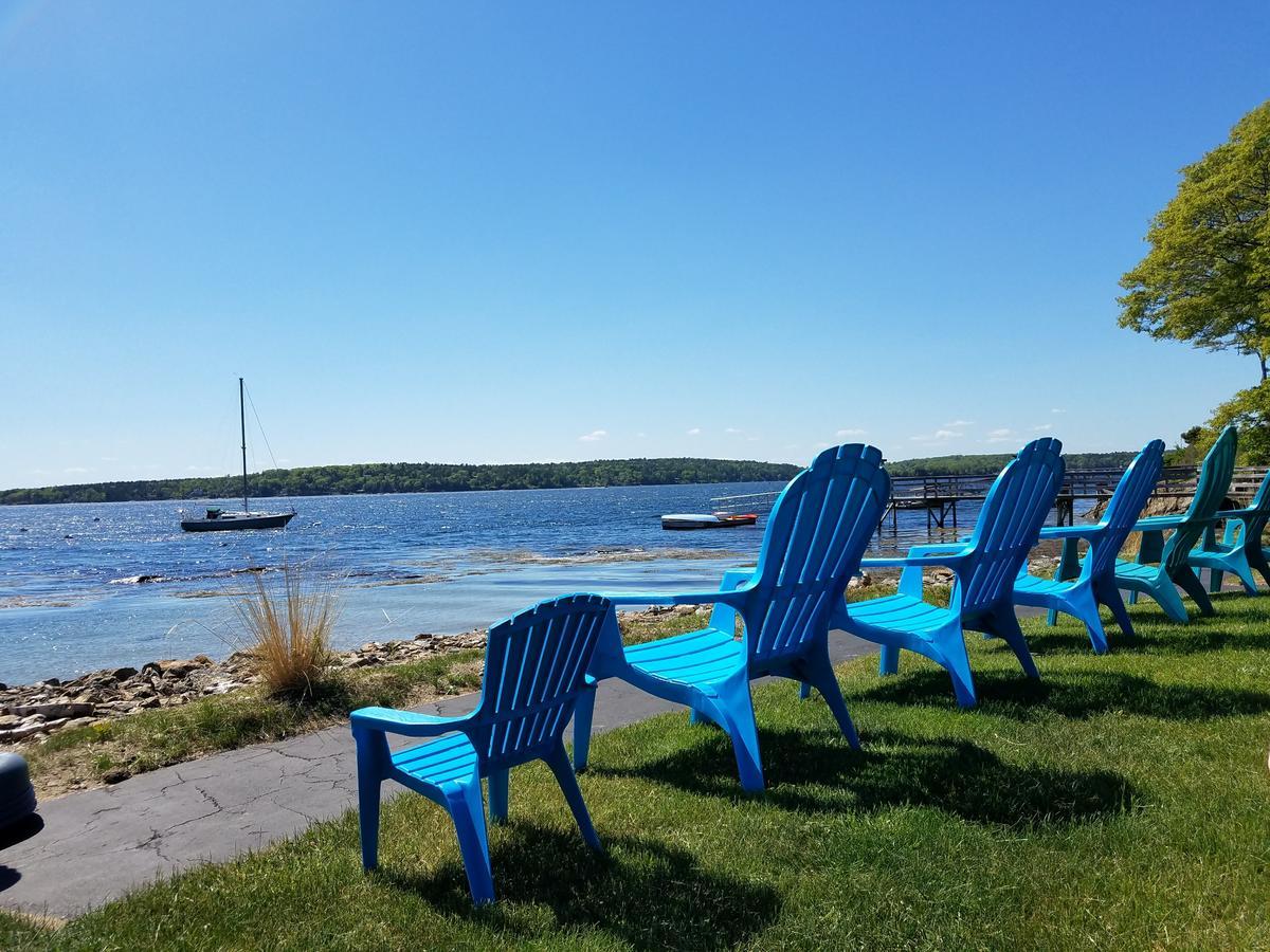 Smugglers Cove Inn Dayville Экстерьер фото