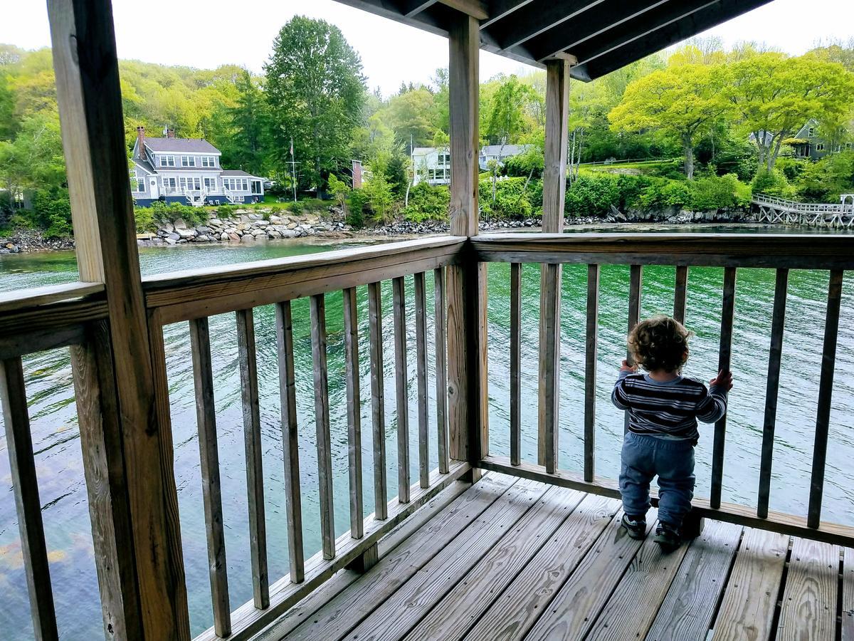 Smugglers Cove Inn Dayville Экстерьер фото