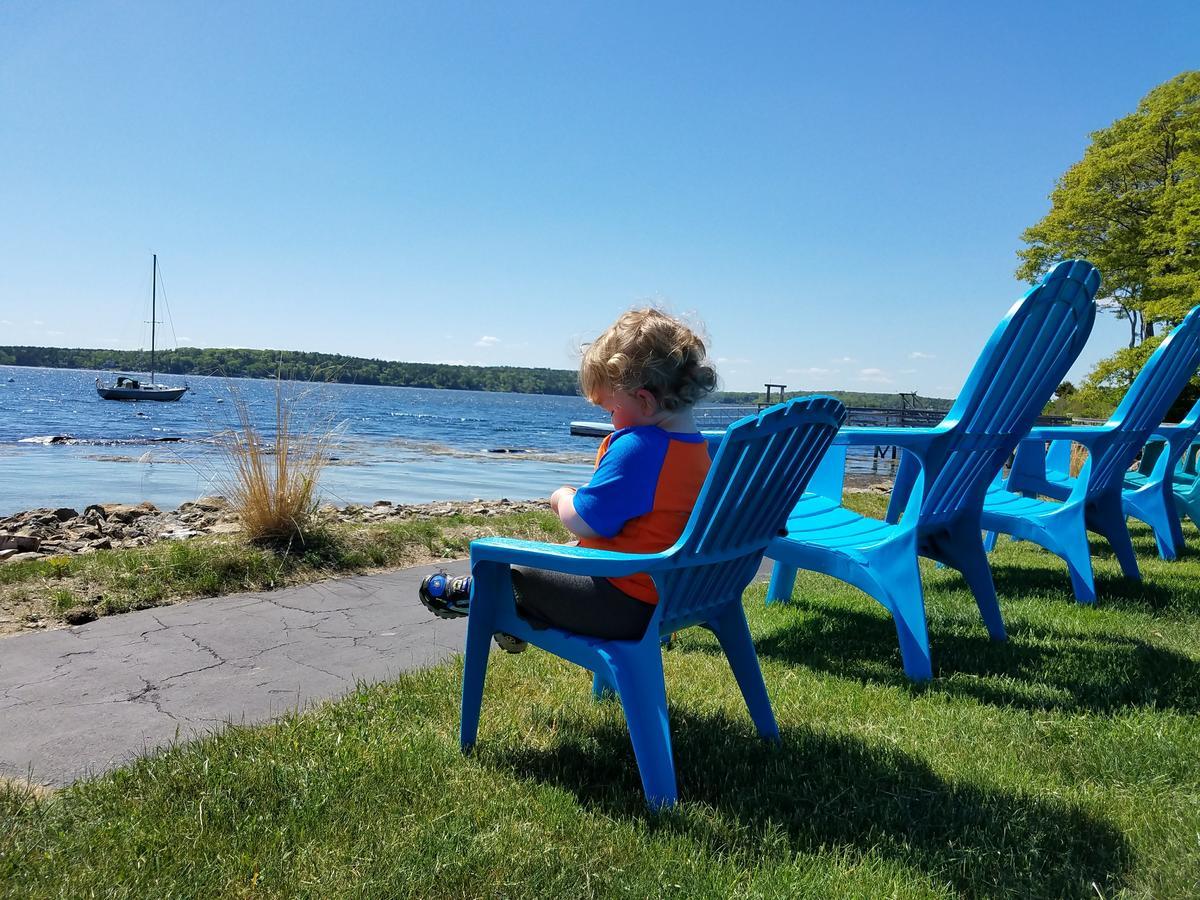 Smugglers Cove Inn Dayville Экстерьер фото
